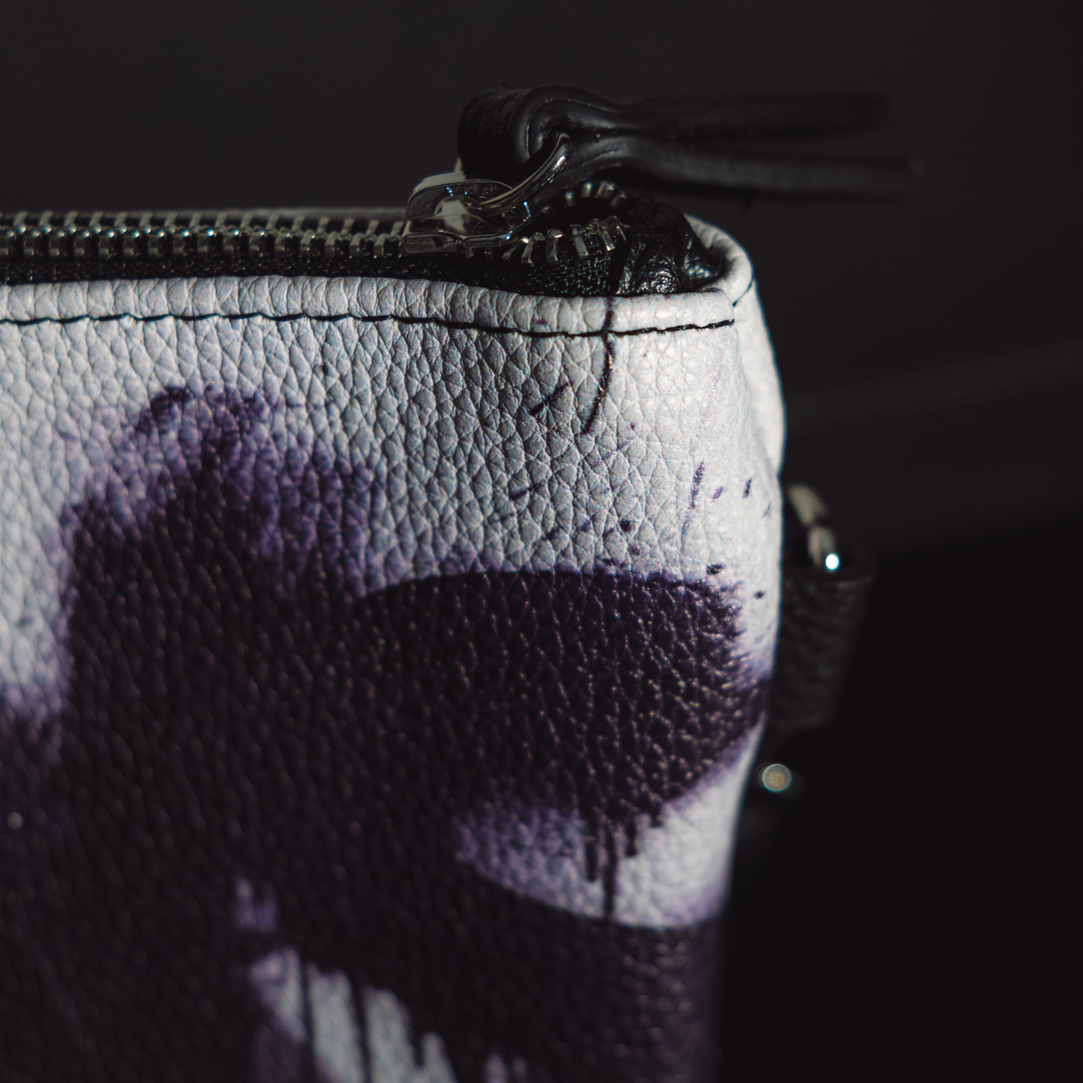 MNVS/00 - Dark Pochette